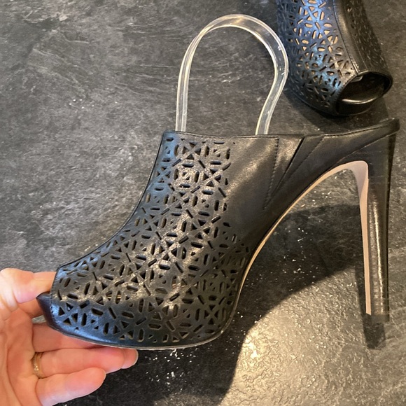 Women’s Vince Camuto Jaso black leather stiletto shoes size 9 - Picture 3 of 11